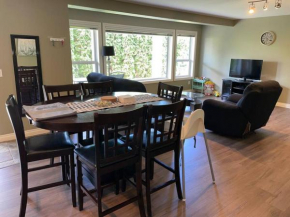 Adorable 2 Bedroom Guest Suite